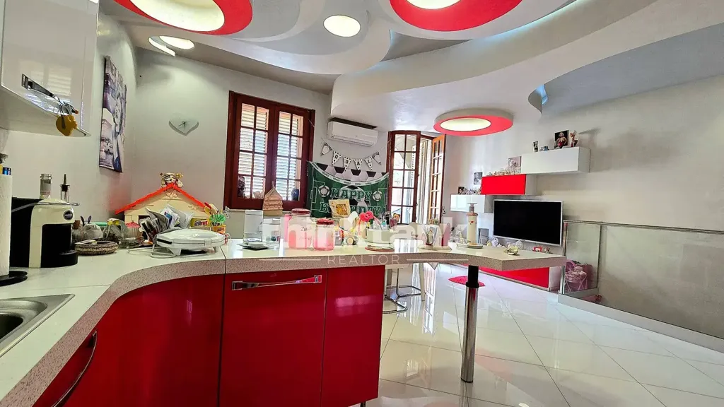 Cuisine - Rear-Facing Apartment with Terrace in Avola