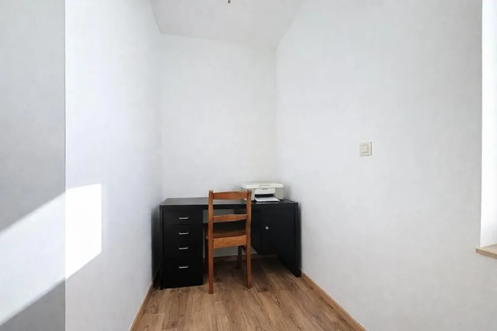 Office - Spacious Apartment with Terrace in Seraing