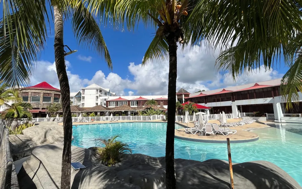 Piscine - Appartement Meublé avec Piscine à Saint-François