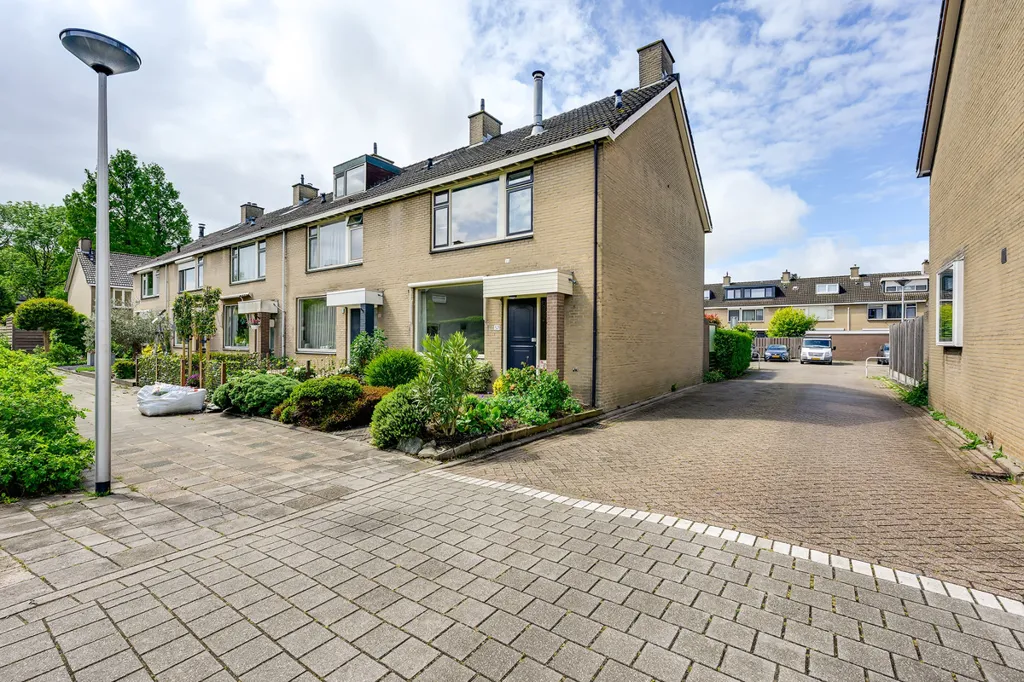 Exterior - Corner House with Garden in Rhoon