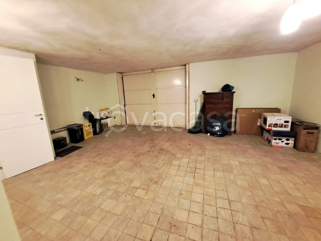 Garage - Newly Built Villa with Garden in Saluzzo