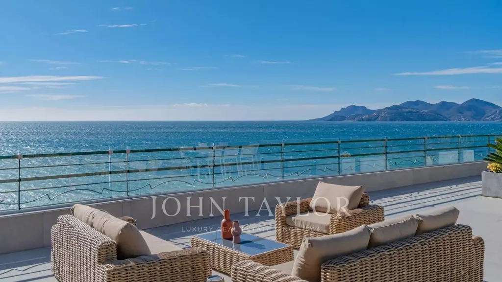 Terrasse - Penthouse avec Vue Mer à Cannes
