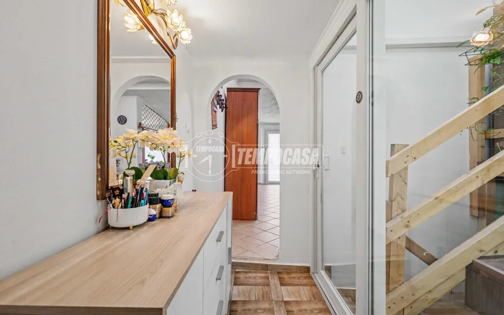 Esik - Central Flats with Balcony in Faenza