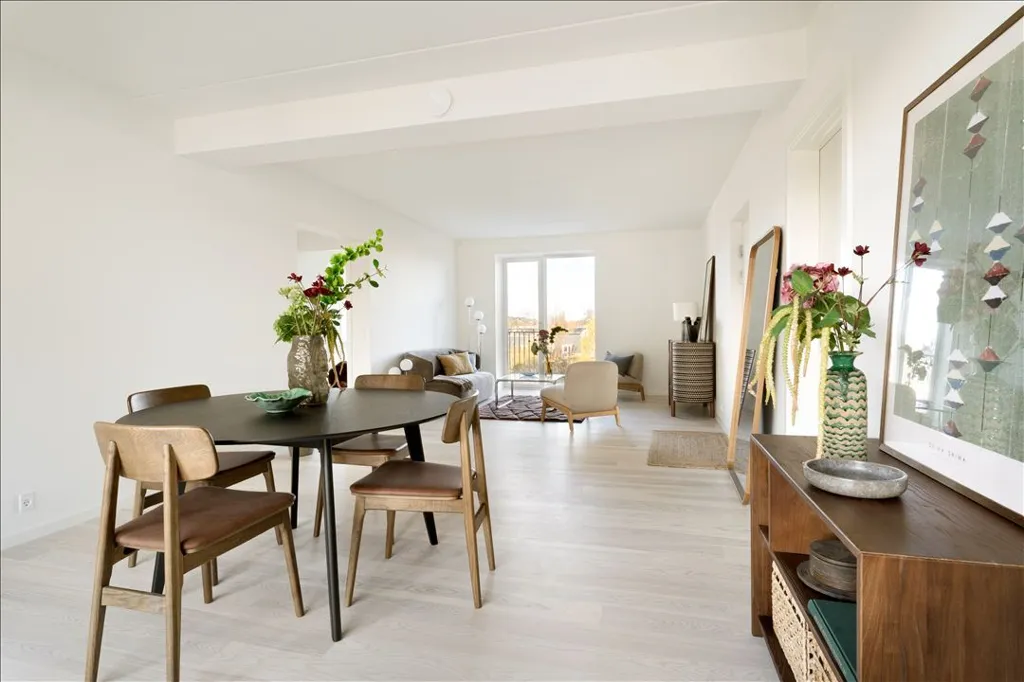 Salle à manger - 3-Bedroom Flat with Large Windows in Copenhagen Ø