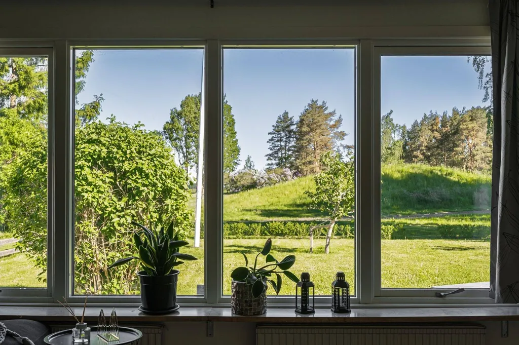 4-toaline maja asukohas Vara kommun