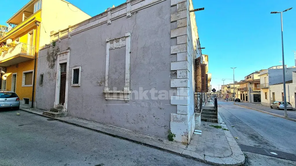 Exterior - Historic Villa with Dual Entrances in Rosolini