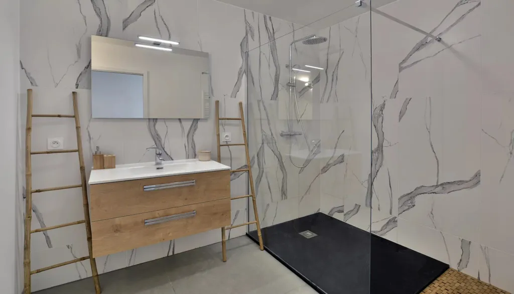 Salles de bain - Appartement 4 Pièces avec Terrasse à Apach