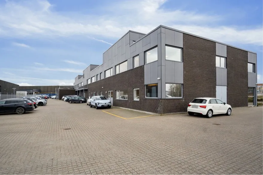 Välivaade - Office Space with Parking near E20 in Kolding