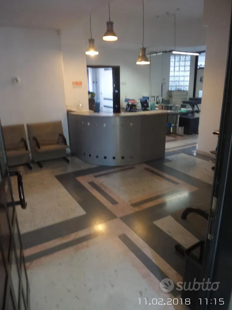 Entrée - Finely Finished Office with Marble in Central Location