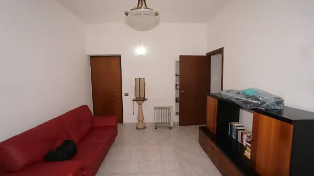 Elutuba - Ground Floor Apartment with Garage in Cassolnovo