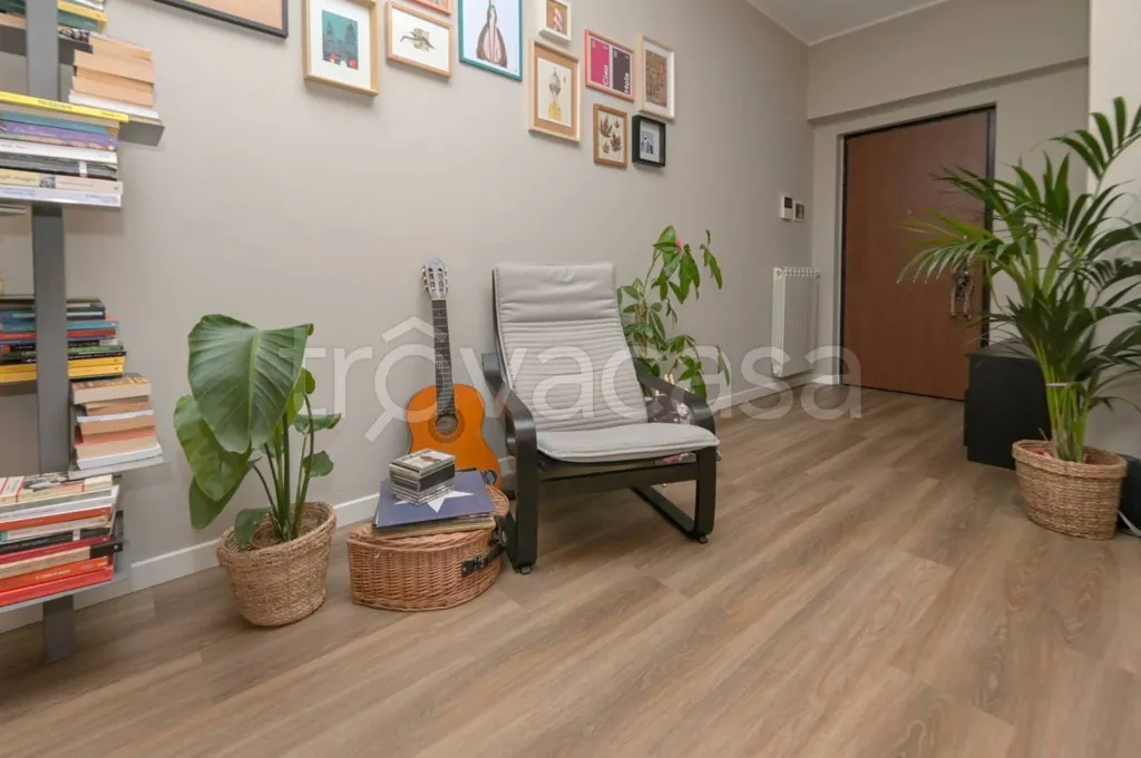 Séjour - Ground Floor Apartment with Balcony in Pino Torinese