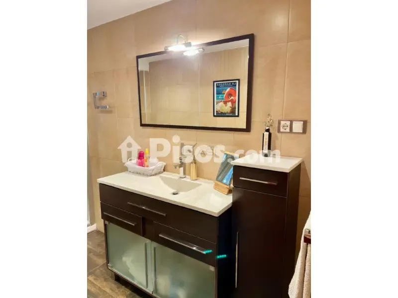 Bathrooms - Modern Flat with Balcony in León