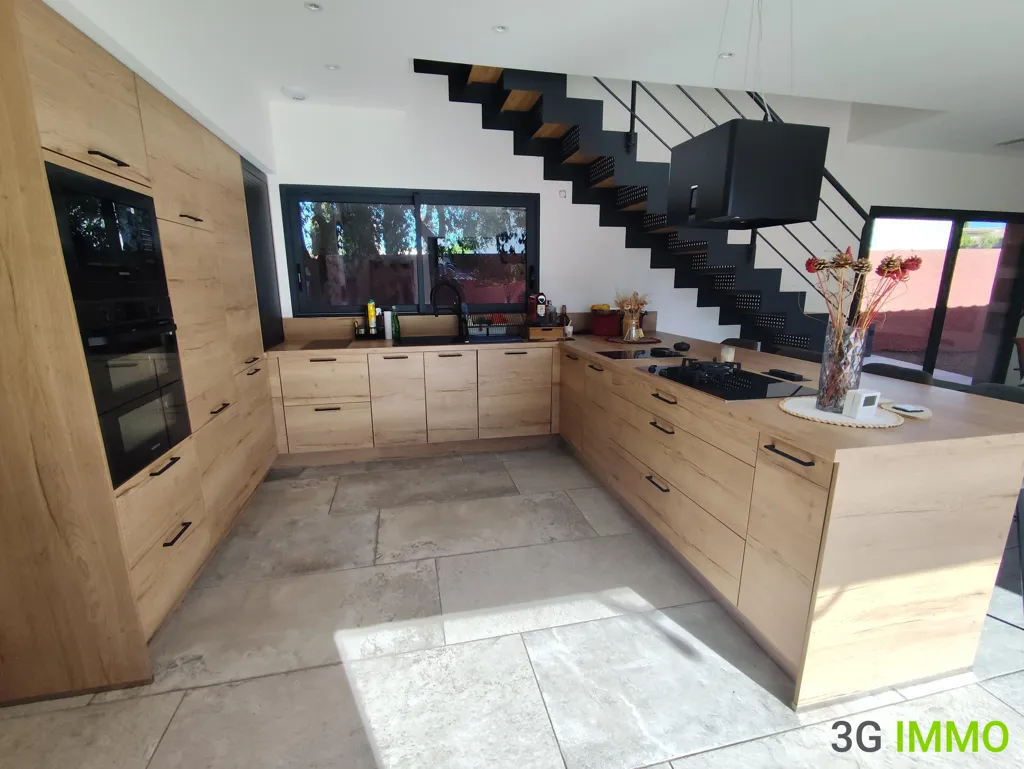 Cuisine - Villa Contemporaine avec Piscine à Pomérols