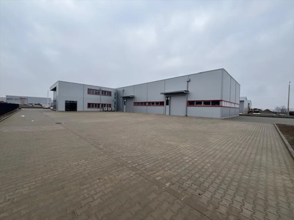 Esterno - Modern Industrial Complex with Office in Debrecen