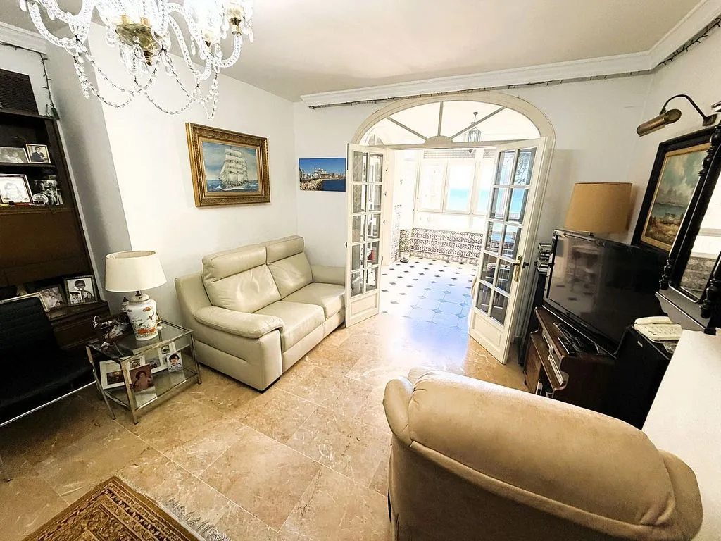 Elutuba - Beachfront Apartment with Garage in Playa Victoria