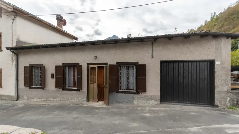 Casa indipendente con vista montagna ad Agordo