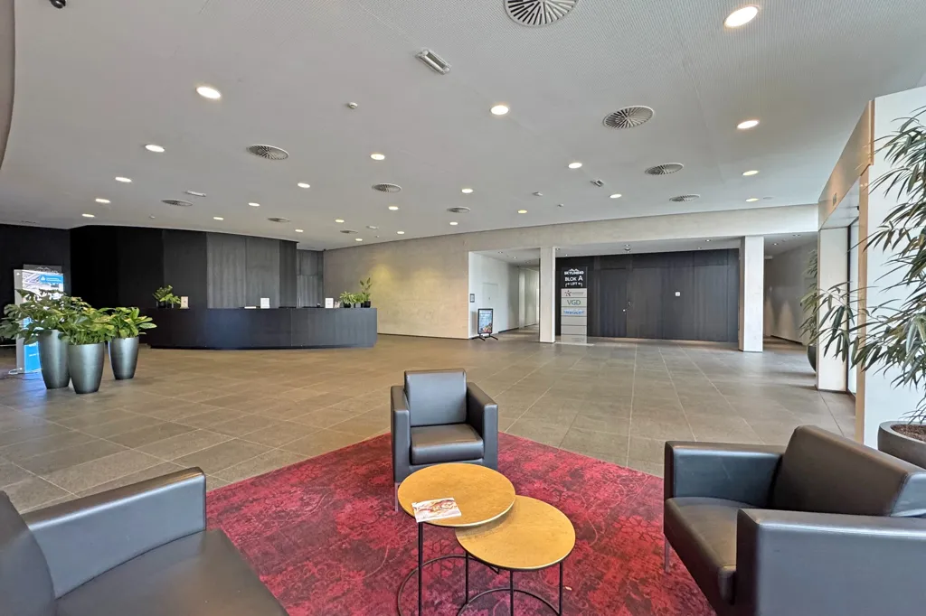 Entrée - Espace de Bureau avec Vue sur l'Autoroute à Erembodegem