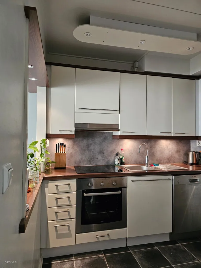 Kitchen - Bright Apartment with Balcony in Savonlinna