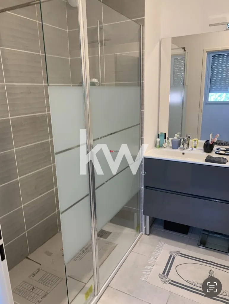 Vannitoad - Spacious Apartment with Terrace in Prémesques