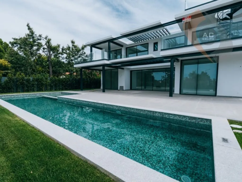 Bassein - Luxury Villa with 3-Front Exposure in Albufeira