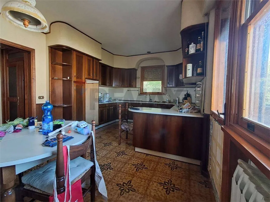 Köök - Villa with Terrace in Serravalle