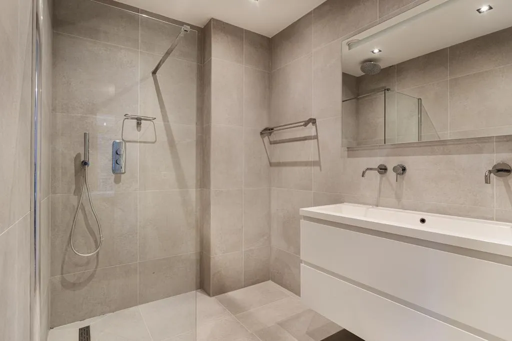 Bathrooms - Light-Filled 2-Bedroom Apartment in Amsterdam West