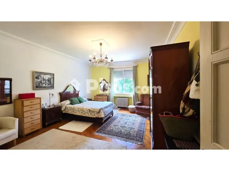 Bedrooms - Señorial House with Private Garden in Torrelavega