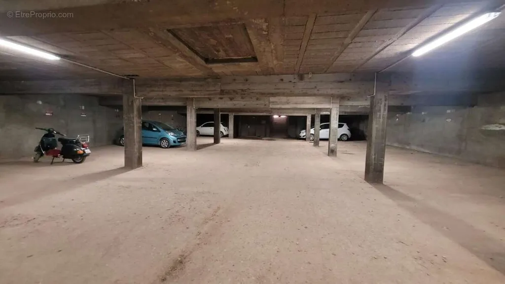 Garaaž - Private Parking Space in Montpellier