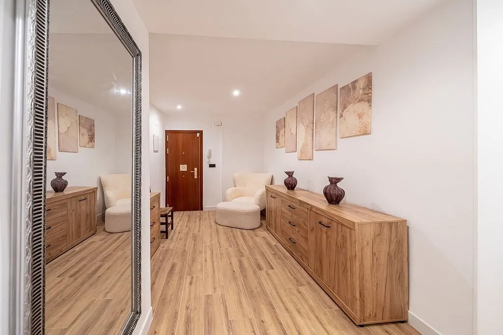 Esik - Modern Flat with Air Conditioning in Madrid Centre