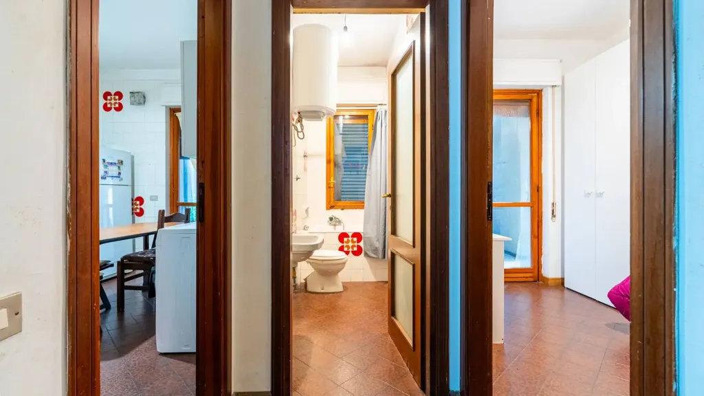 Entrée - Quadrilocale with Balcony in Cagliari