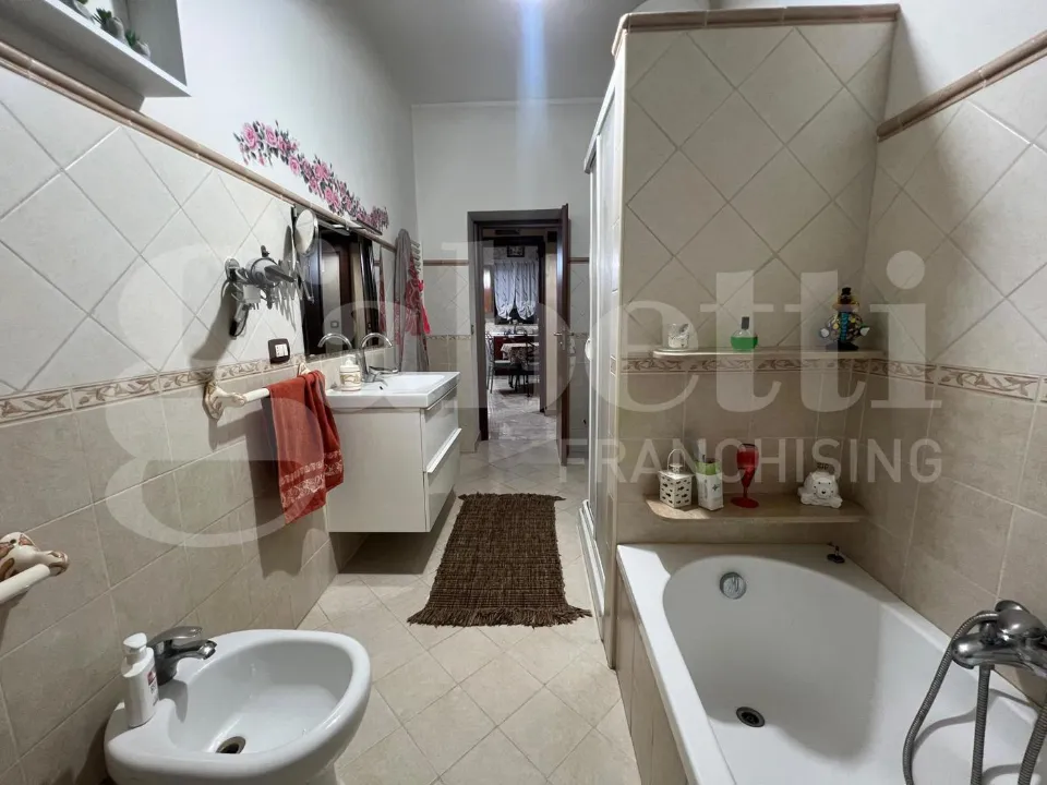 Salles de bain - Modernised Flat with Balconies in Santa Panagia