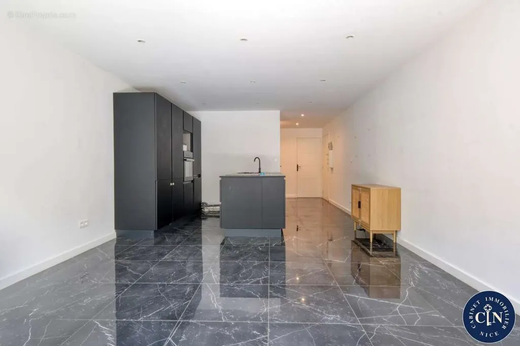 Köök - Renovated Apartment with Garden in Fabron