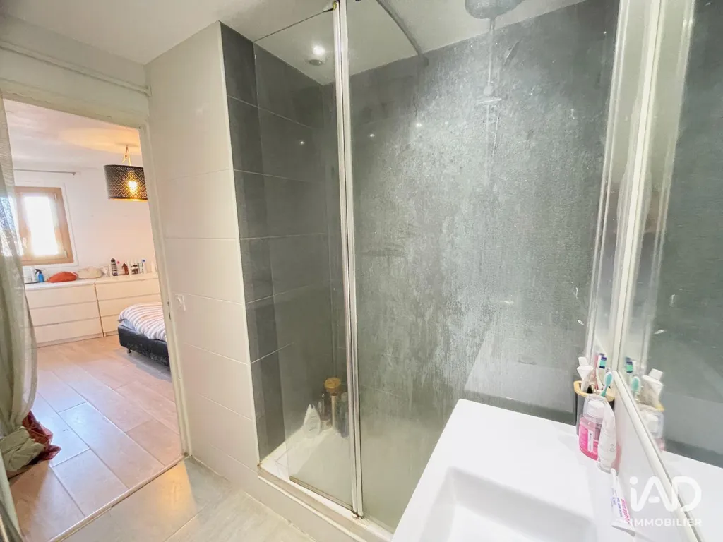 Salles de bain - Appartement Traversant avec Véranda à Perpignan