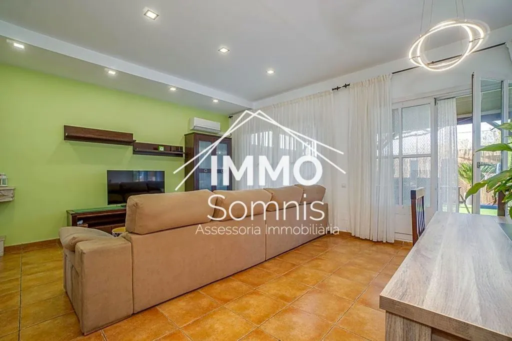 Soggiorno - Townhouse with Pool in Torroella de Fluvià