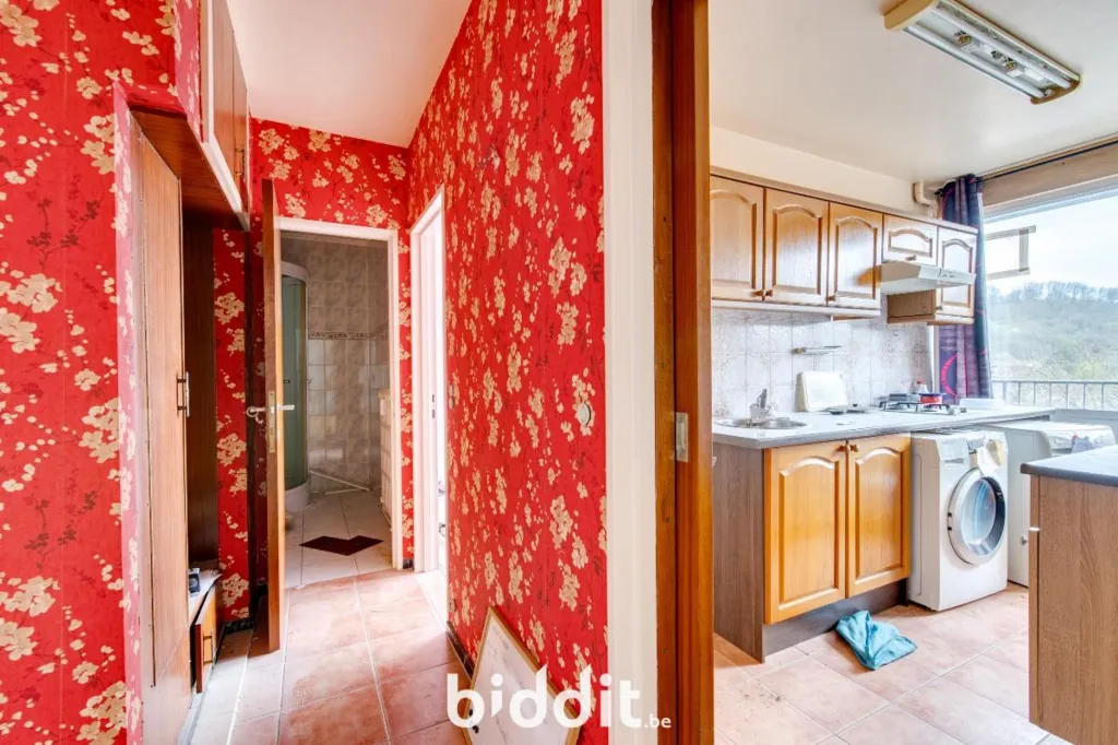 Cuisine - Appartement avec Terrasse, Proche de Toutes Commodités