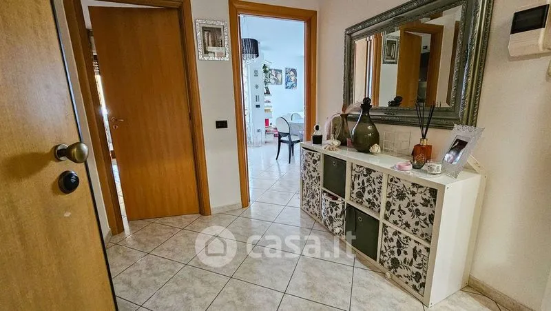 Esik - Modernised Apartment with Balcony in Andria