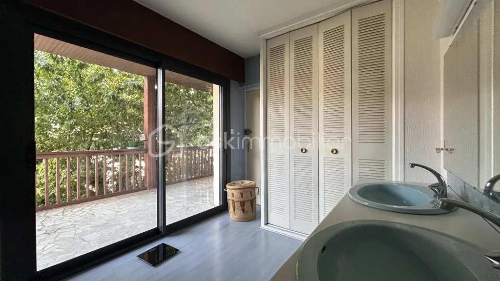 Salles de bain - Maison Familiale avec Studio à Échirolles