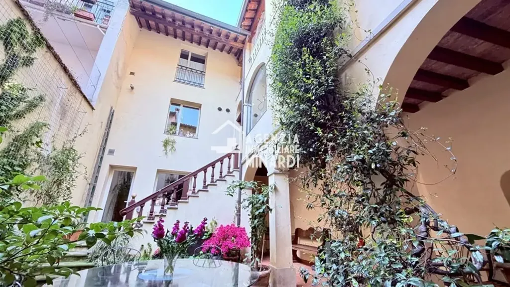 Jardin - Independent House with Private Garden in Faenza Centre