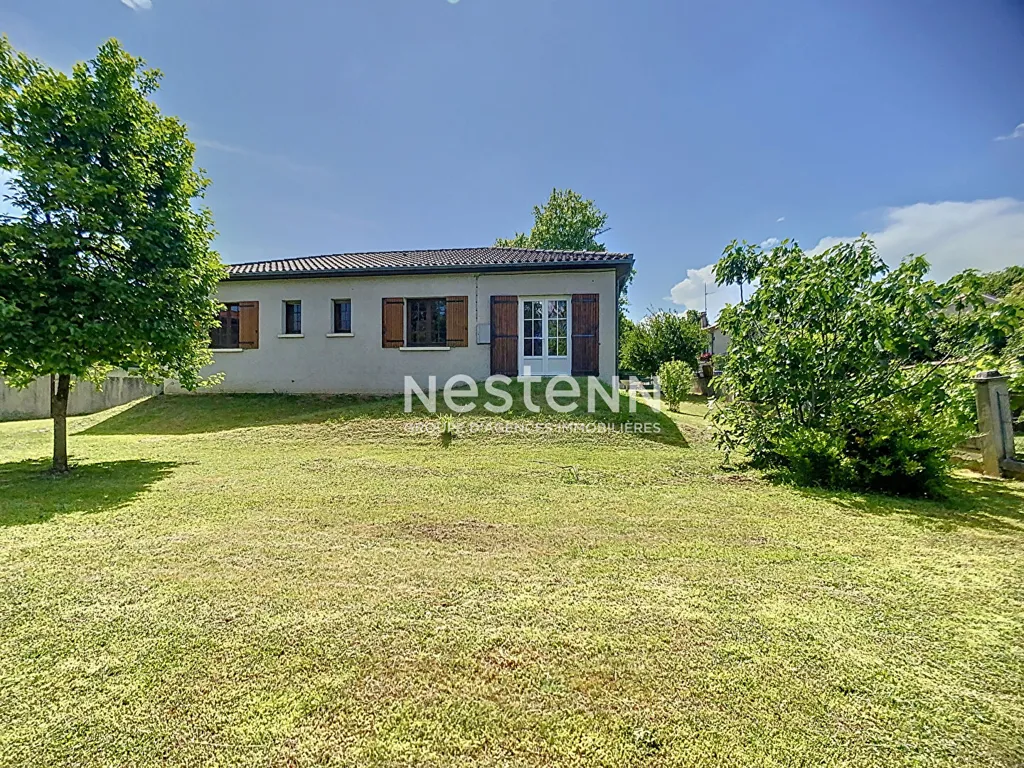 Jardin - Maison de Plain-Pied avec Garage à Nérac