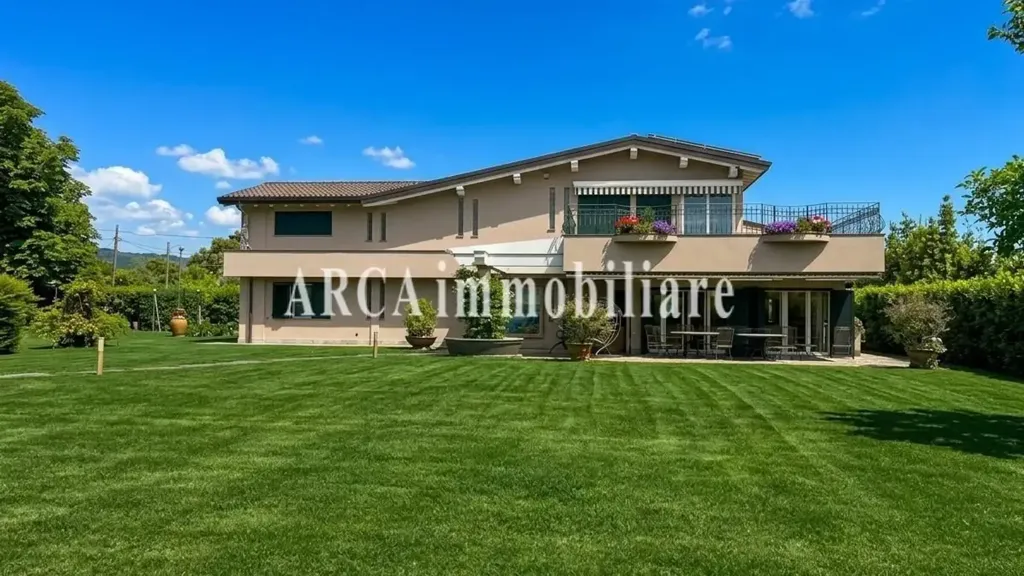 Garden - Rustic Villa with Garden in Pietrasanta