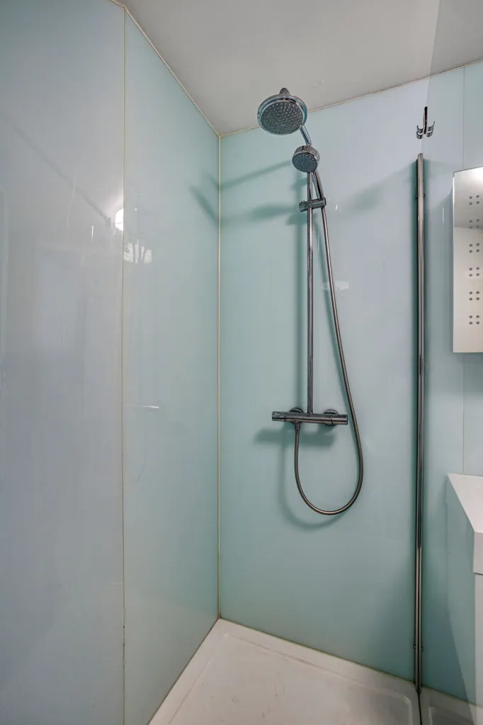 Salles de bain - Penthouse with Maas View in Rotterdam