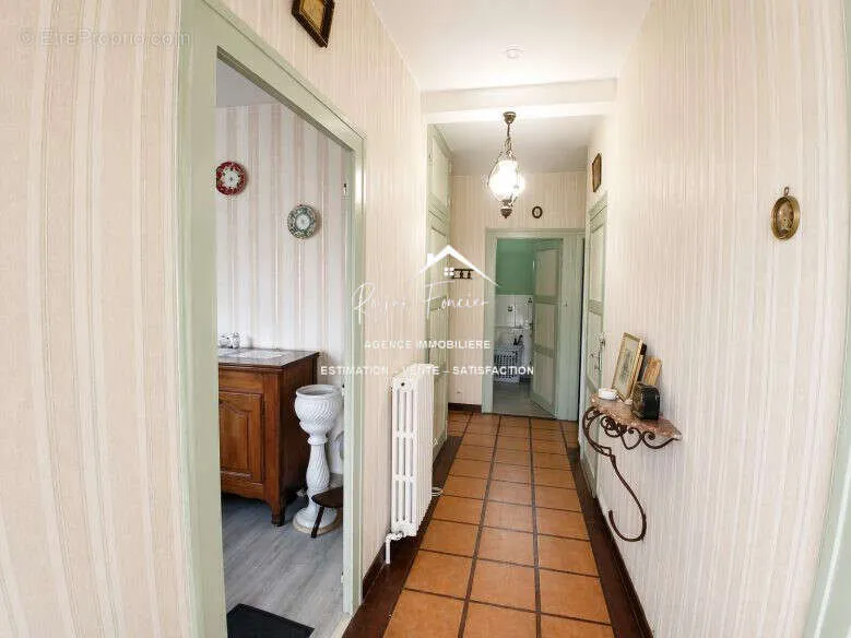 Ingresso - House with Garden View in Ligueil