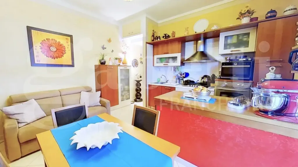 Salle à manger - Rustic Apartment with Balcony in Avenza