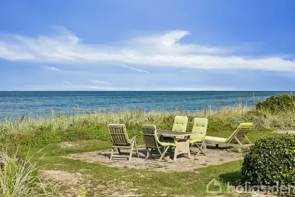 Jardin - Holiday Home with Private Beach in Køge