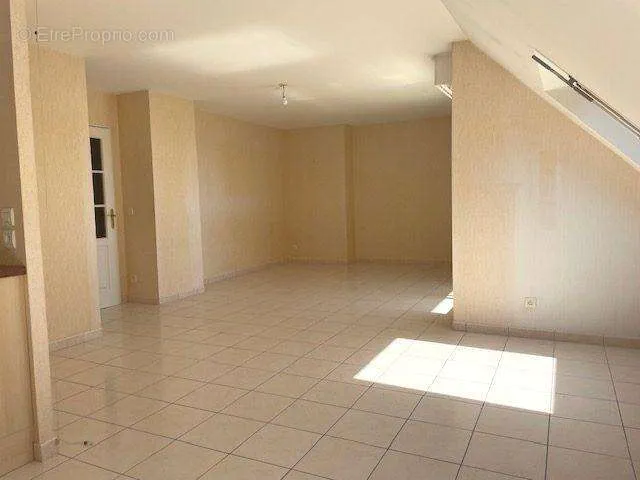 Pièces - Appartement 3 Pièces avec Parking à Vannes
