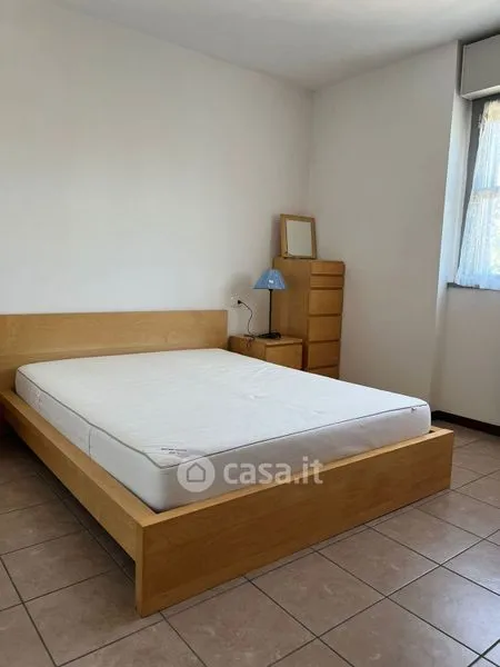 Chambres - Fully Furnished Triplex with Balcony in Como