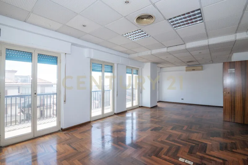 Kabinet - Panoramic Apartment with Balcony in Ragusa