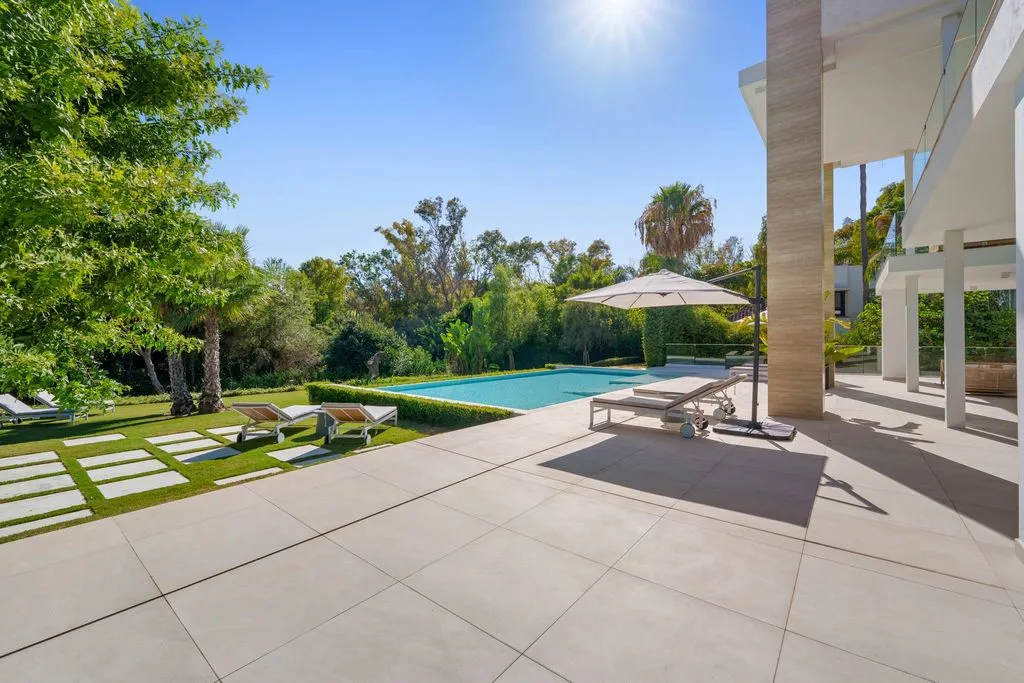 Bassein - Luxury Villa with Infinity Pool in Marbella