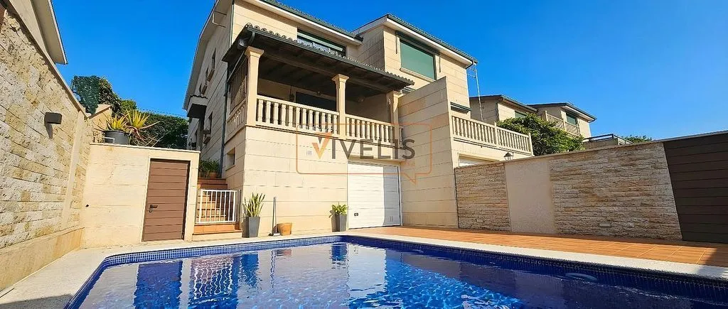 Bassein - Semi-detached House with Pool in Tui