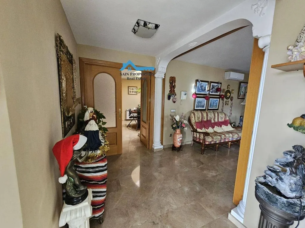 Esik - Luxury Villa with Pool in Colonia Escandinavia